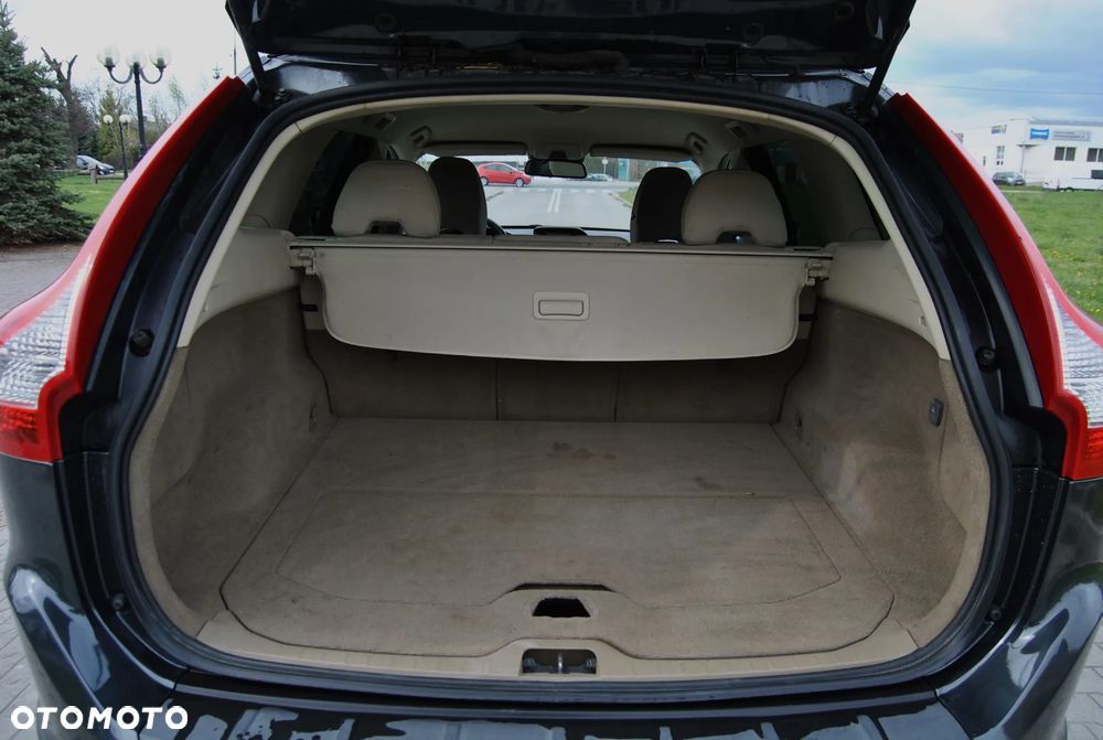 Volvo XC 60 D5 AWD Momentum - 12