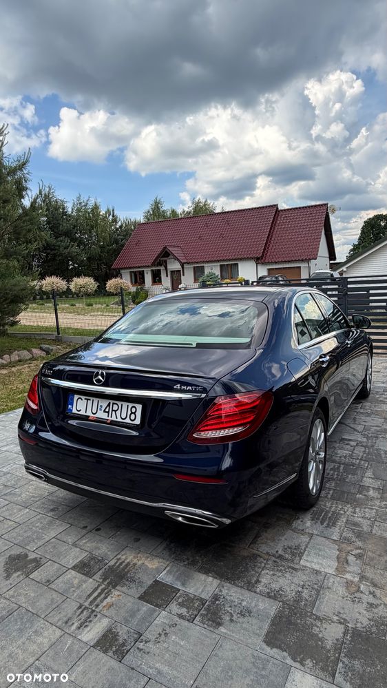 Mercedes-Benz Klasa E 300 9G-TRONIC - 23