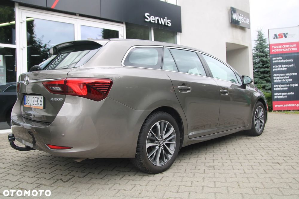 Toyota Avensis 2.0 D-4D Premium - 3
