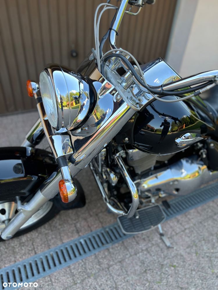 Suzuki Intruder - 18