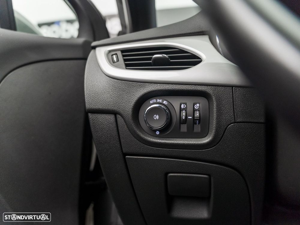 Opel Astra Sports Tourer 1.2 T GS Line S/S - 16