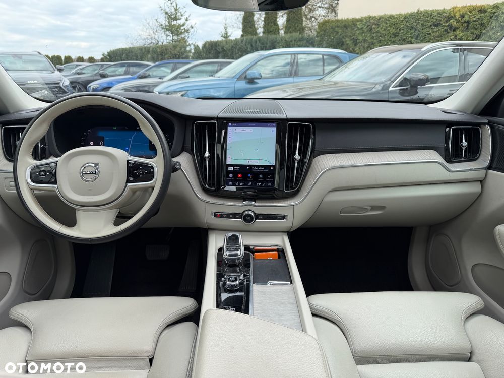 Volvo XC 60 T6 Plug-In Hybrid AWD Inscription - 14