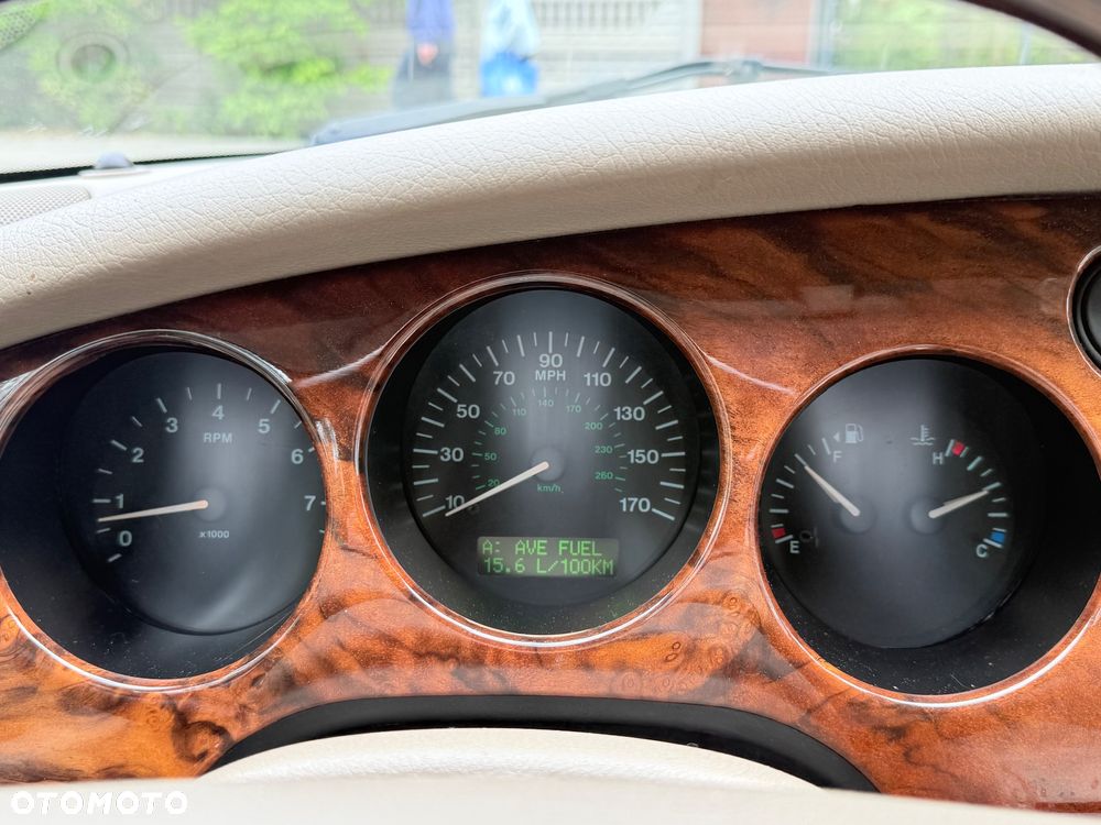 Jaguar XK8 - 31