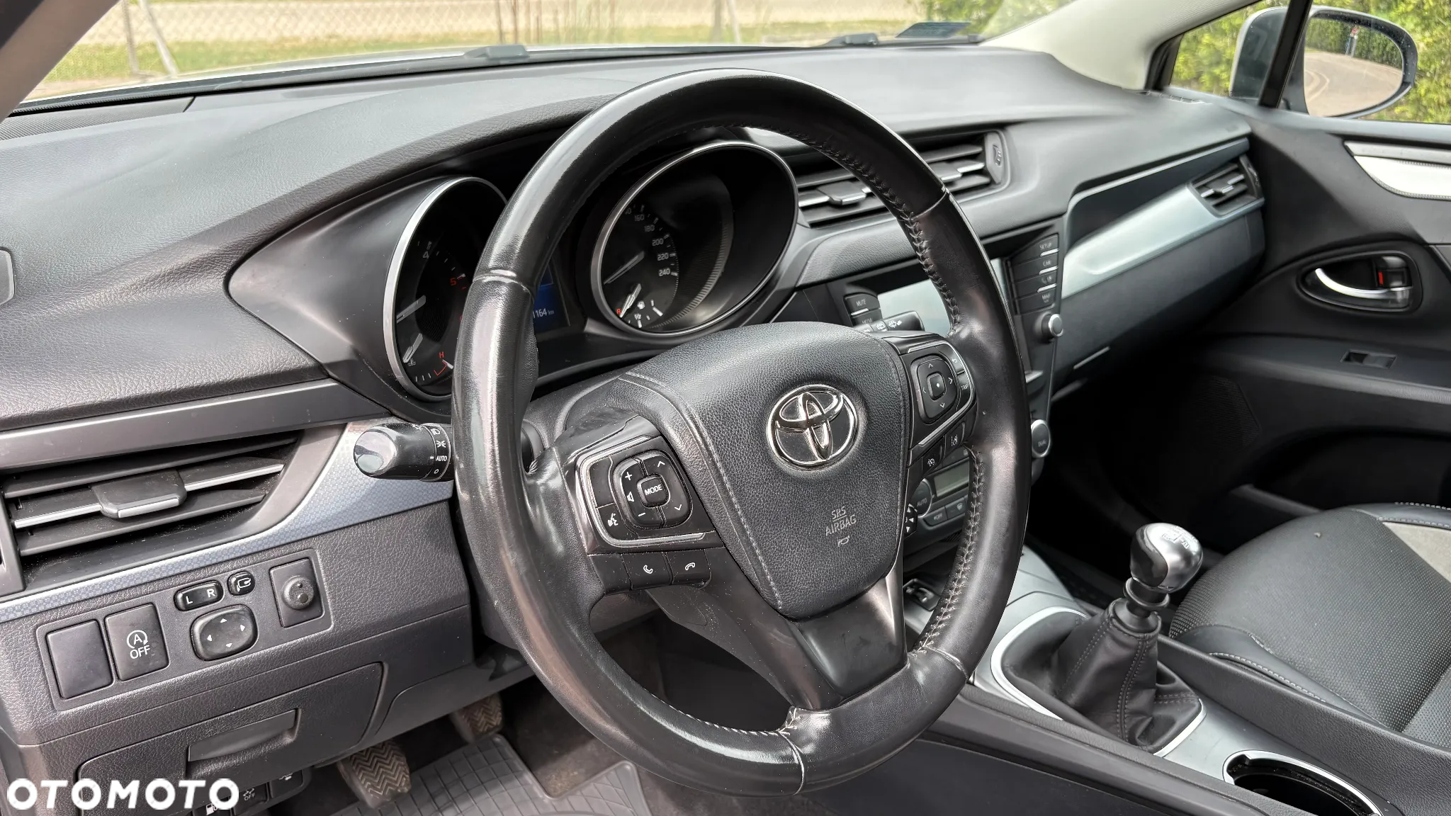 Toyota Avensis 2.0 D-4D Prestige - 19