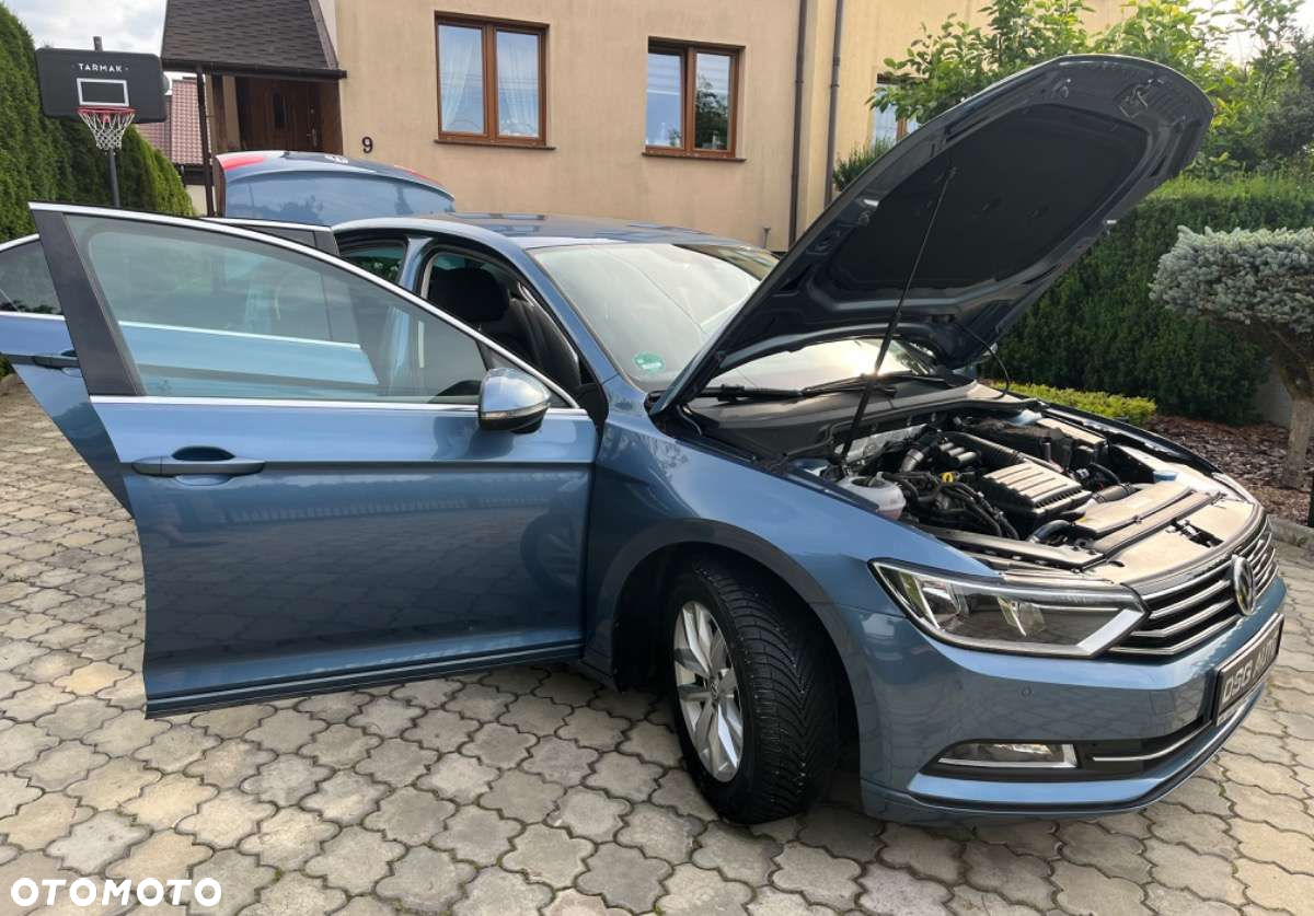 Volkswagen Passat - 32