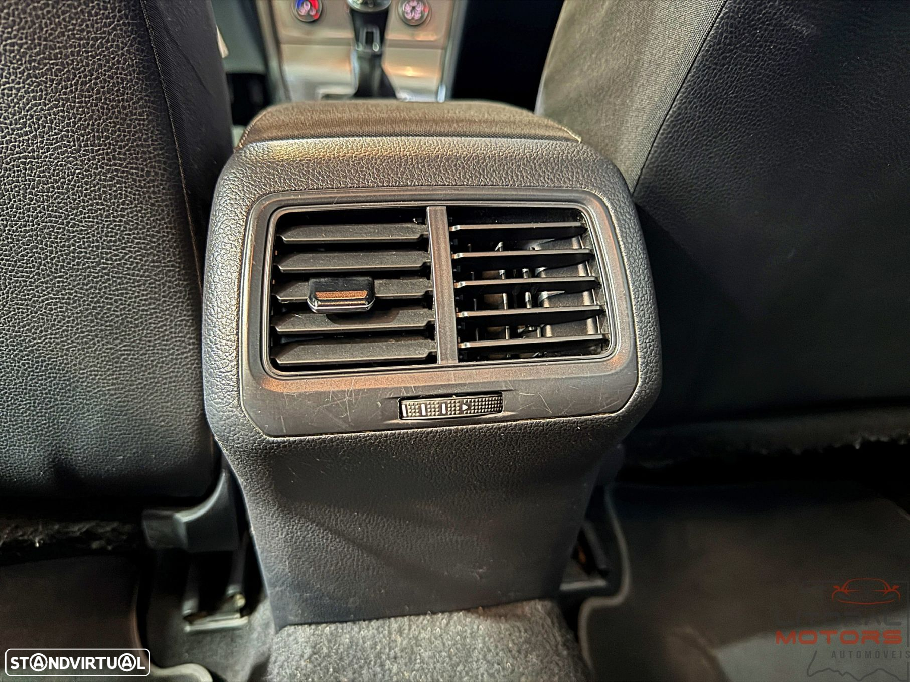 VW Golf Variant 1.6 TDi Confortline - 32