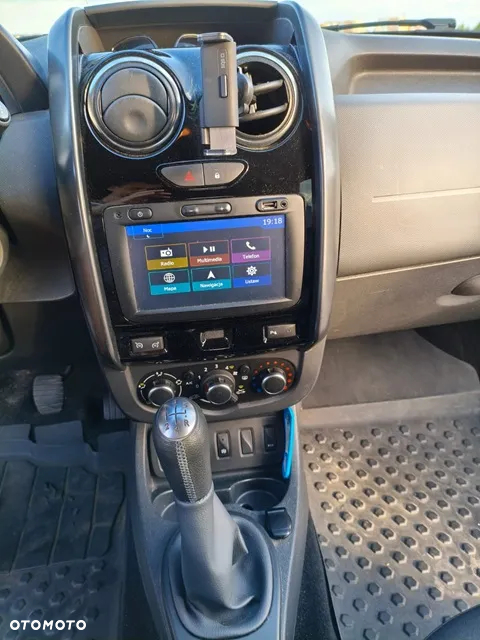 Dacia Duster 1.6 SCe Blackshadow S&S - 8
