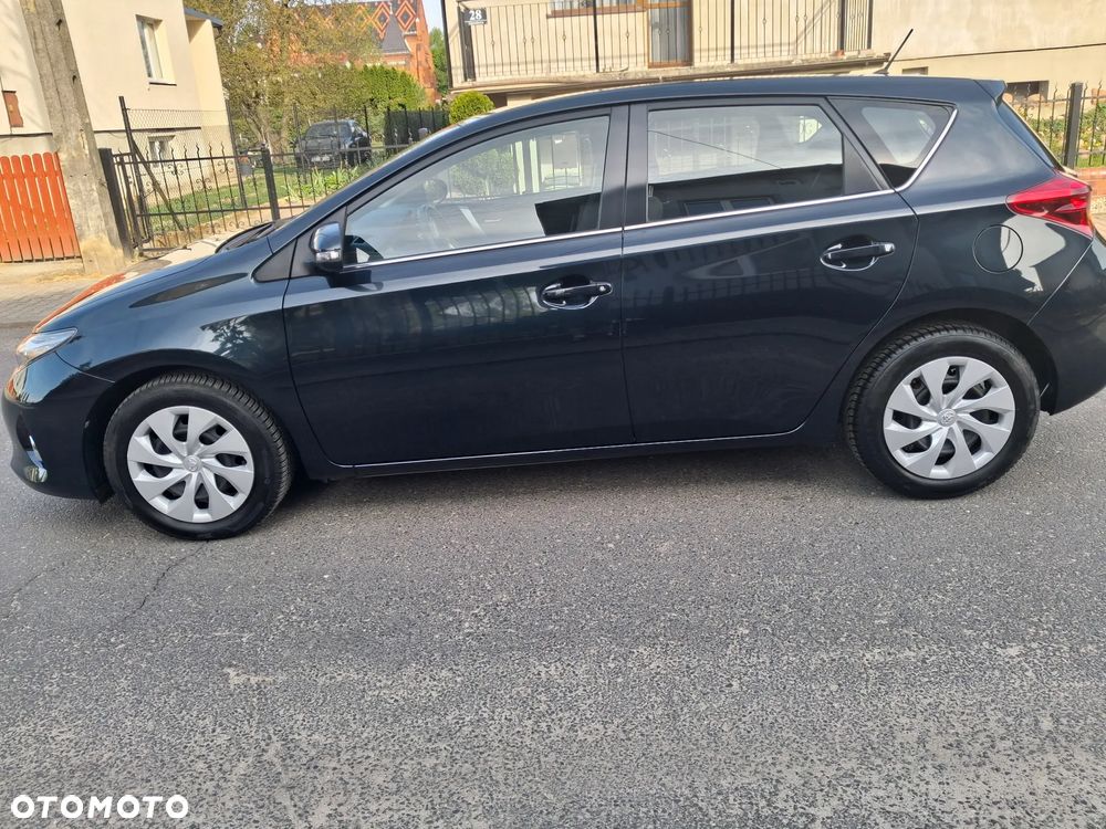 Toyota Auris 1.6 Executive - 2