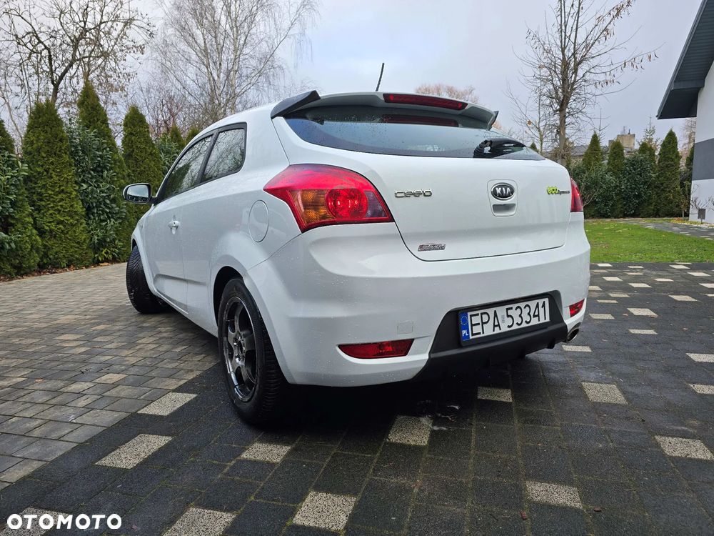 Kia Ceed - 3