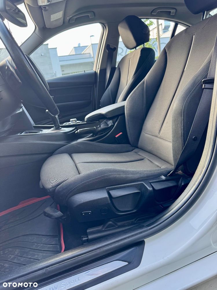 BMW Seria 3 330d Sport Line - 11