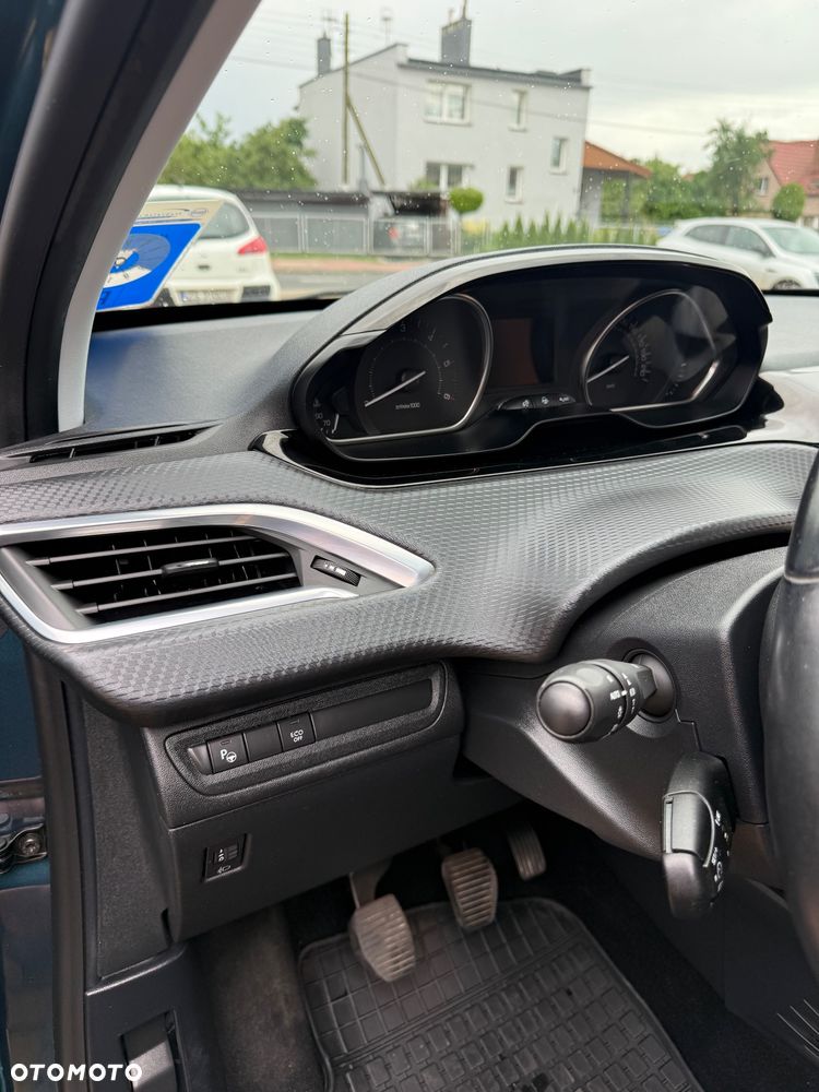 Peugeot 2008 BlueHDi FAP 120 STOP & START Allure - 23