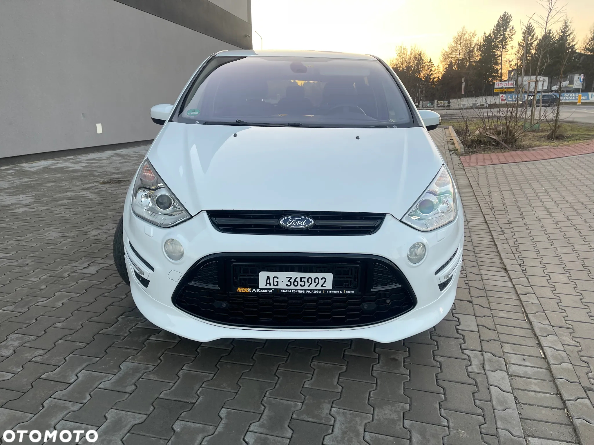 Ford S-Max - 8