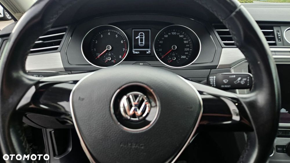 Volkswagen Passat 1.5 TSI EVO Trendline DSG - 23