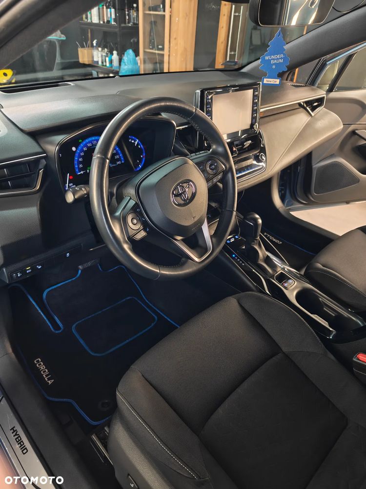 Toyota Corolla - 12