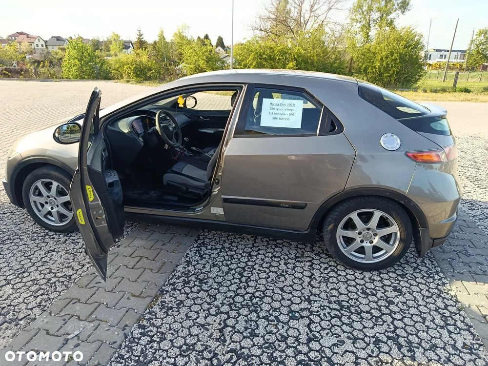 Honda Civic 1.4 Comfort - 10