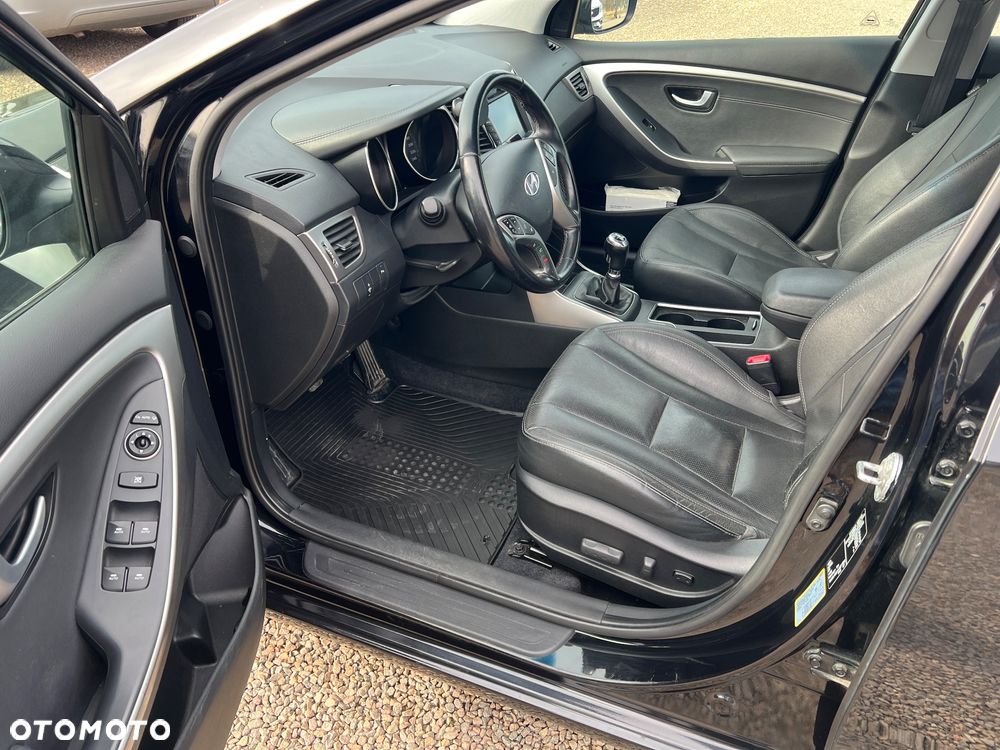 Hyundai i30 1.6 CRDi Premium - 24