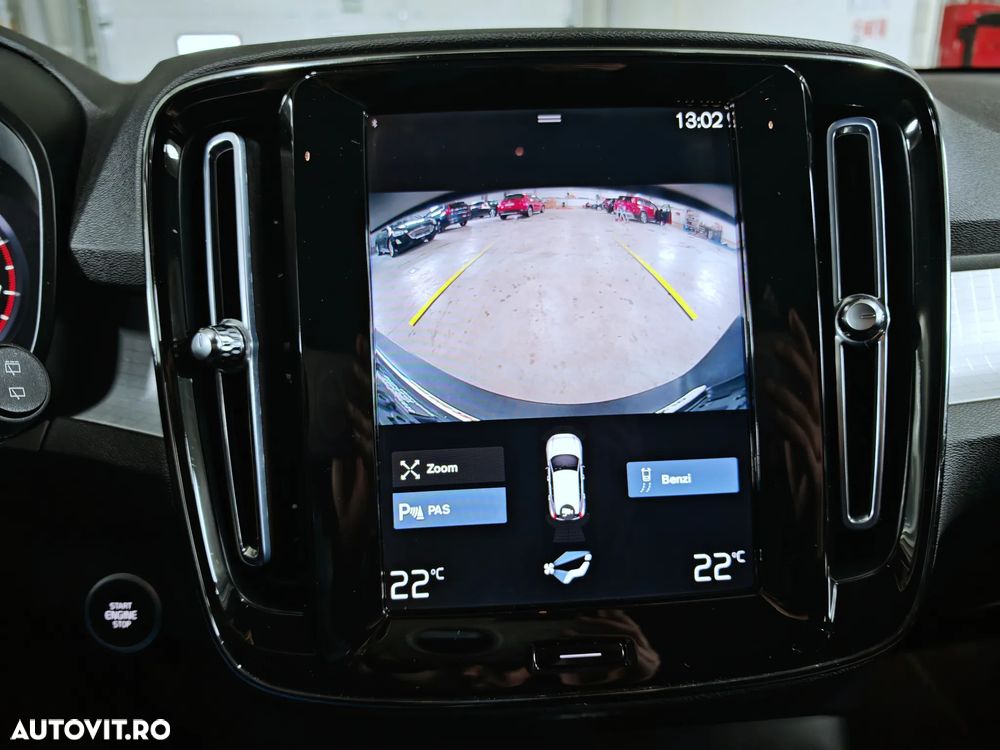 Volvo XC 40 T3 AT8 Momentum Pro - 13