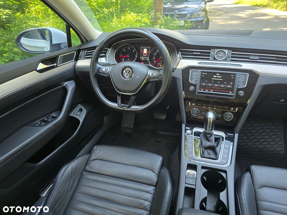 Volkswagen Passat 2.0 TDI SCR 4Mot DSG Highline - 36