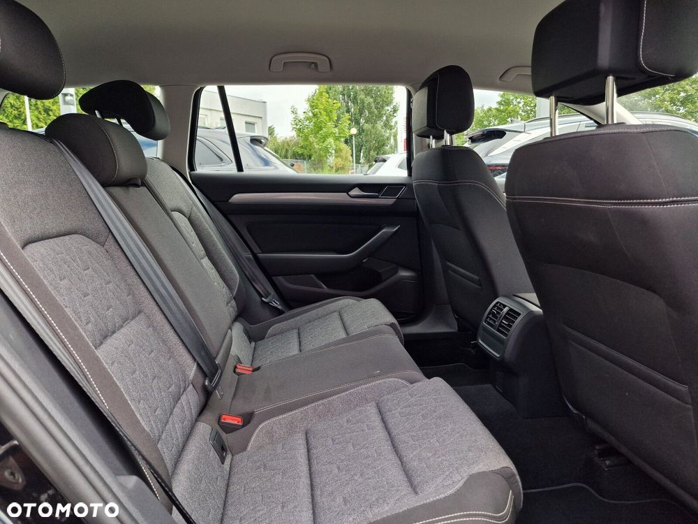 Volkswagen Passat Variant 2.0 TDI EVO Business DSG - 16