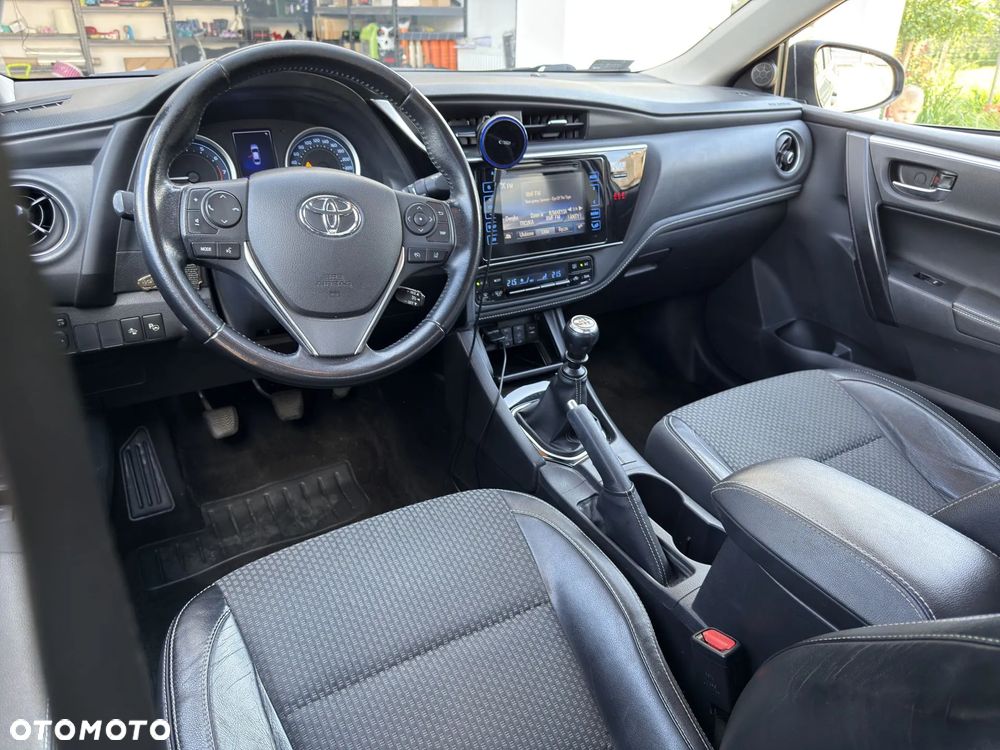 Toyota Corolla 1.6 Prestige EU6 - 7