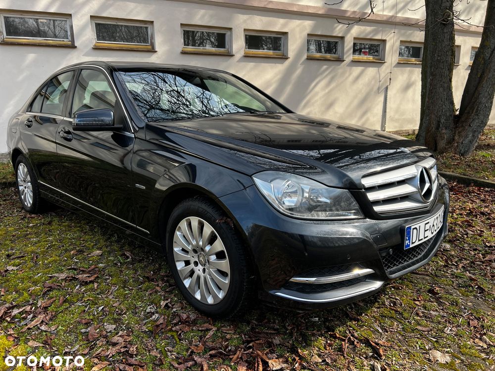 Mercedes-Benz Klasa C 180 CGI BlueEFFICIENCY Avantgarde - 9