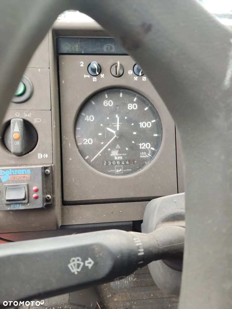 Mercedes-Benz 508D - 6