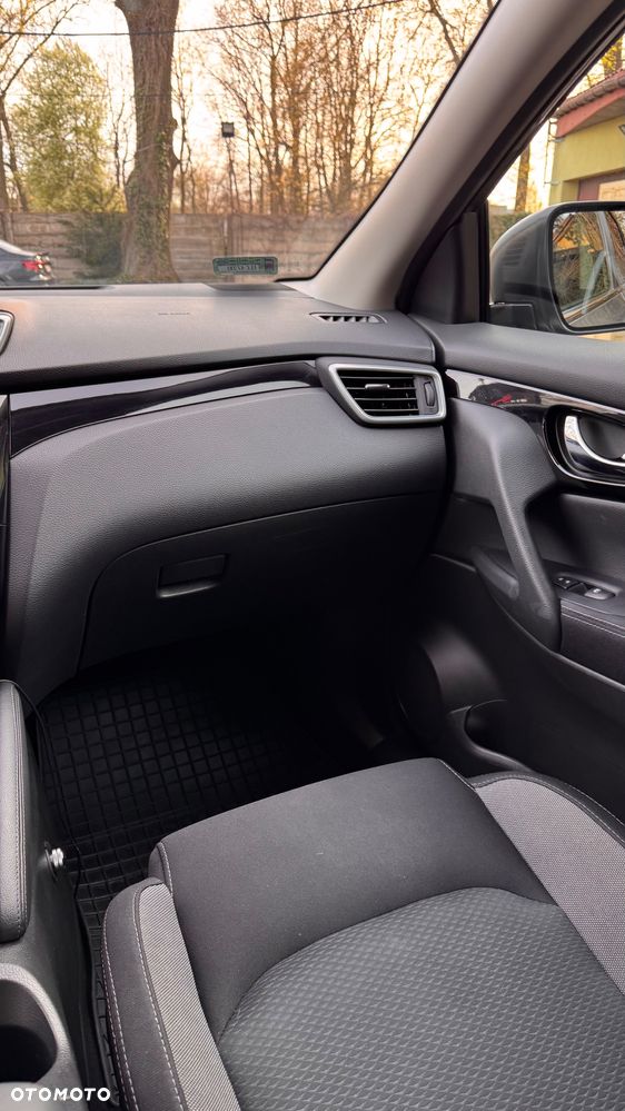 Nissan Qashqai 1.3 DIG-T MHEV N-Connecta - 16