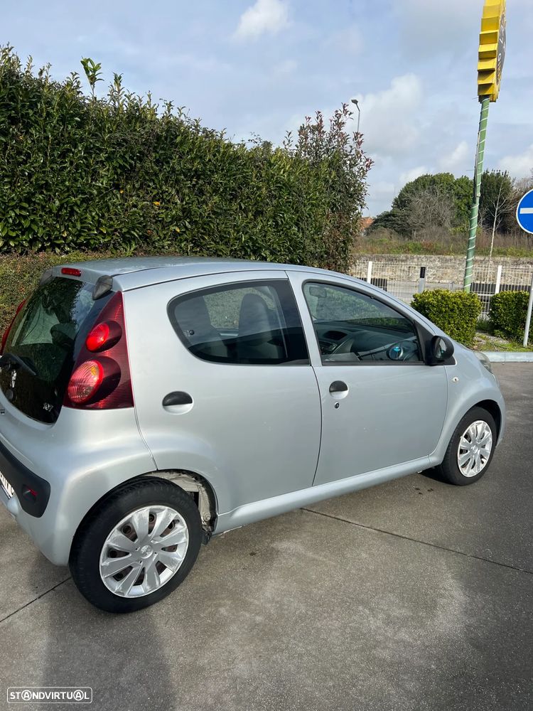 Peugeot 107 1.0 Urban - 1