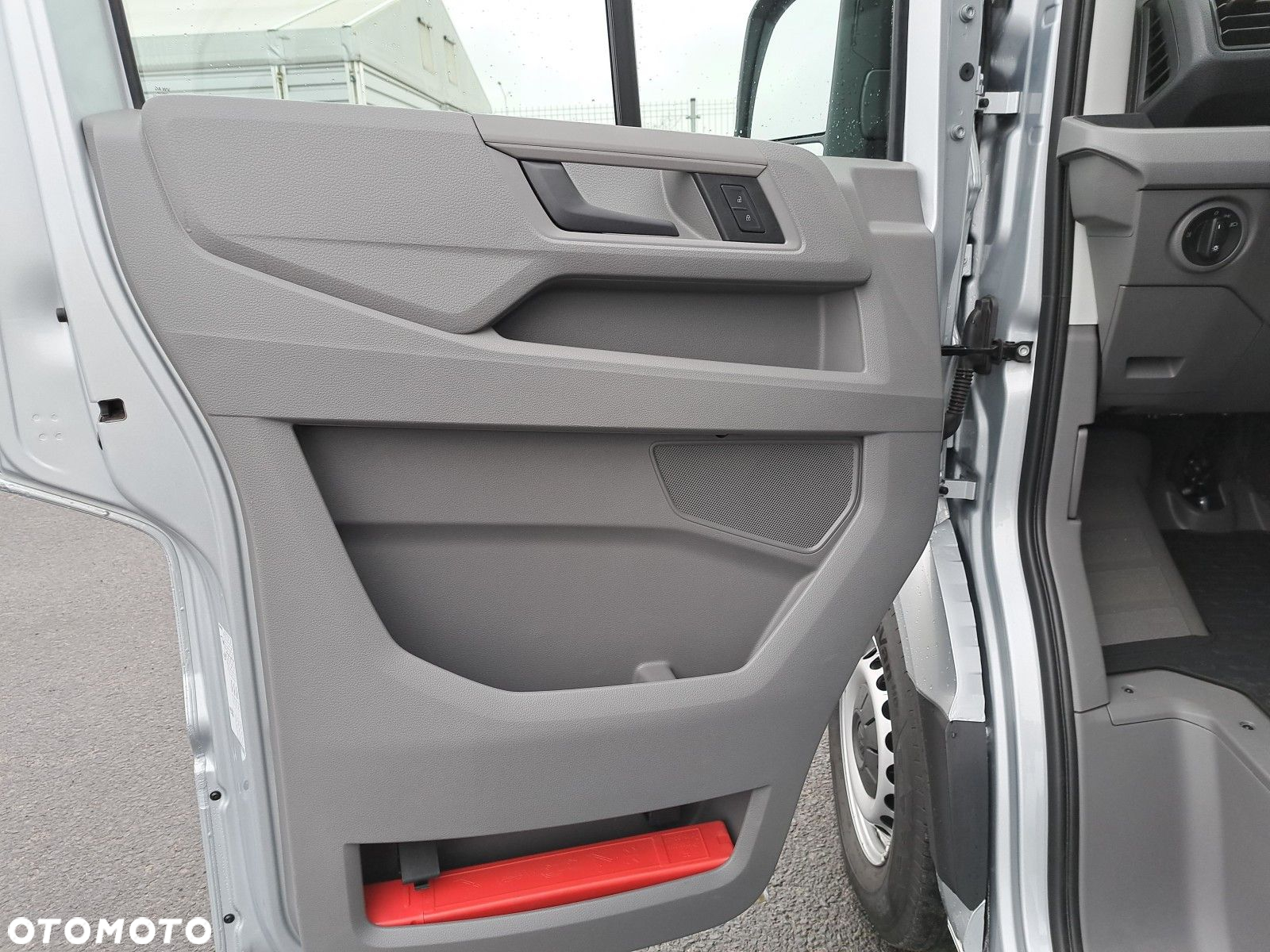 Volkswagen Crafter 35 furgon 177km Automat 3640 - 16