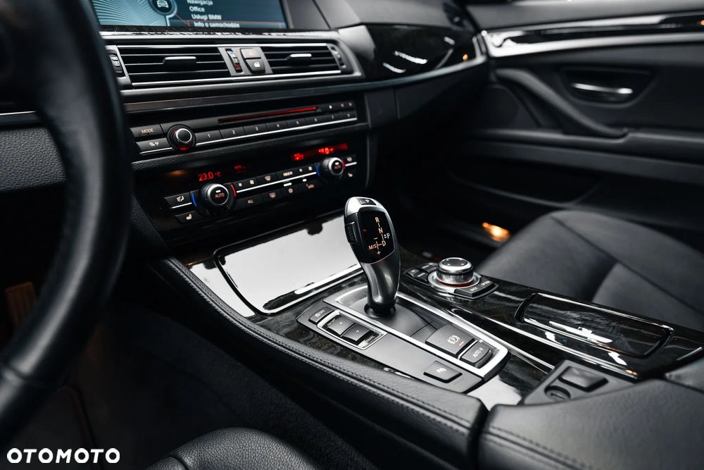BMW Seria 5 530i - 28