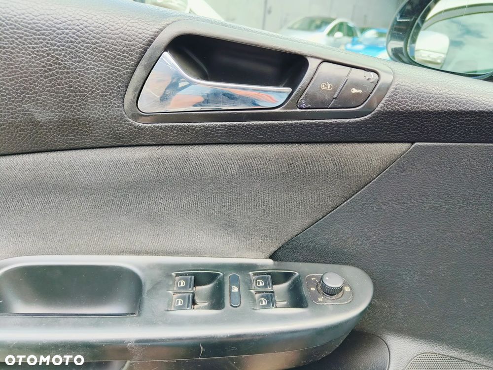 Volkswagen Passat Variant 1.9 TDI DPF Comfortline - 25