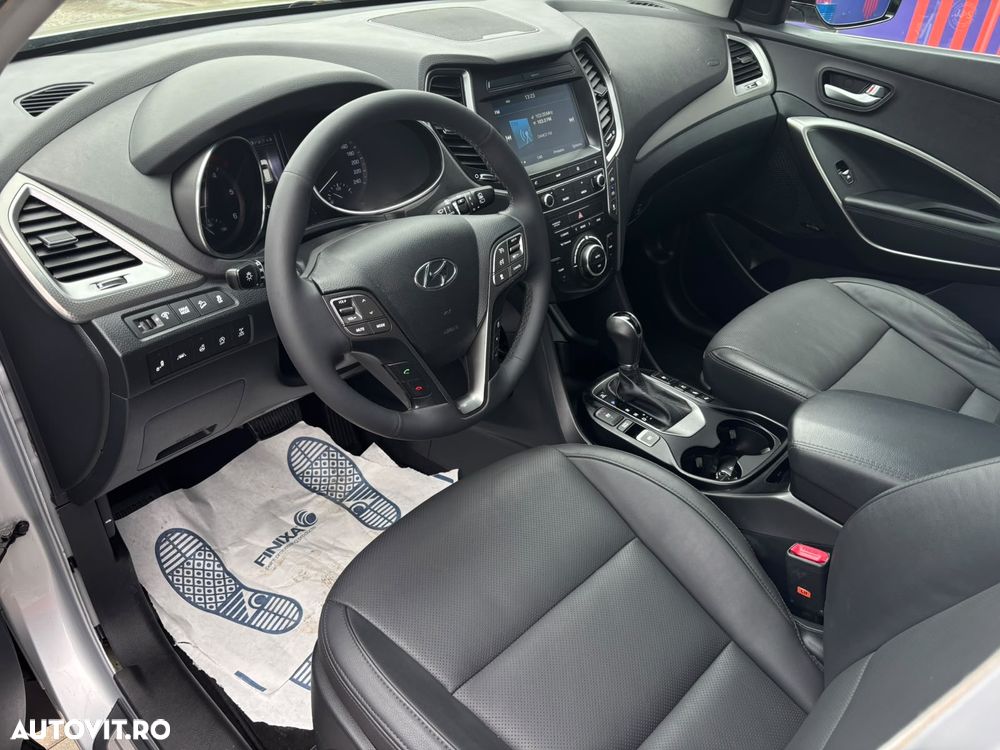 Hyundai Grand Santa Fe - 14