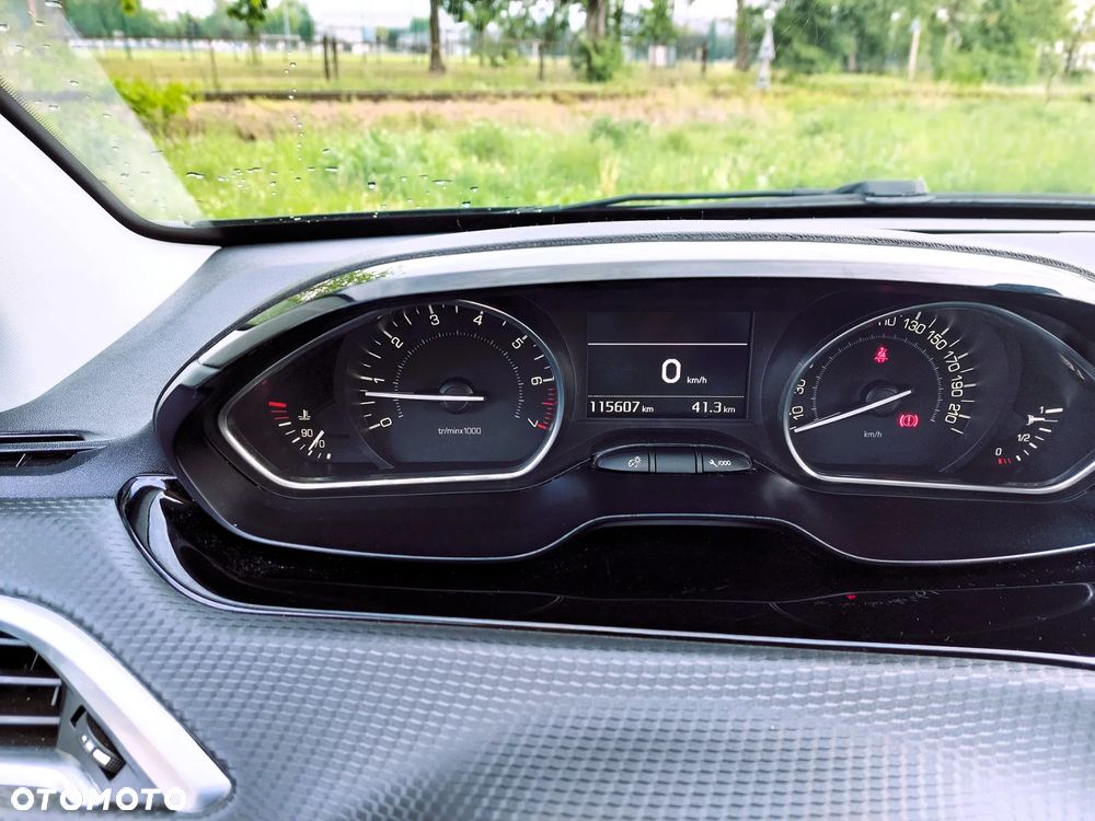 Peugeot 208 PureTech 82 Allure - 4