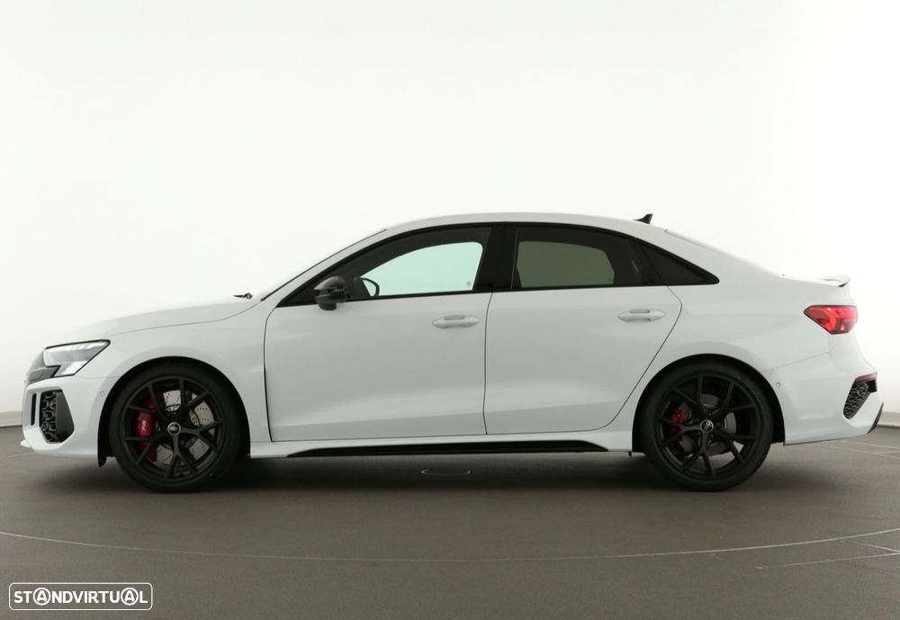 Audi RS3 Limousine - 3