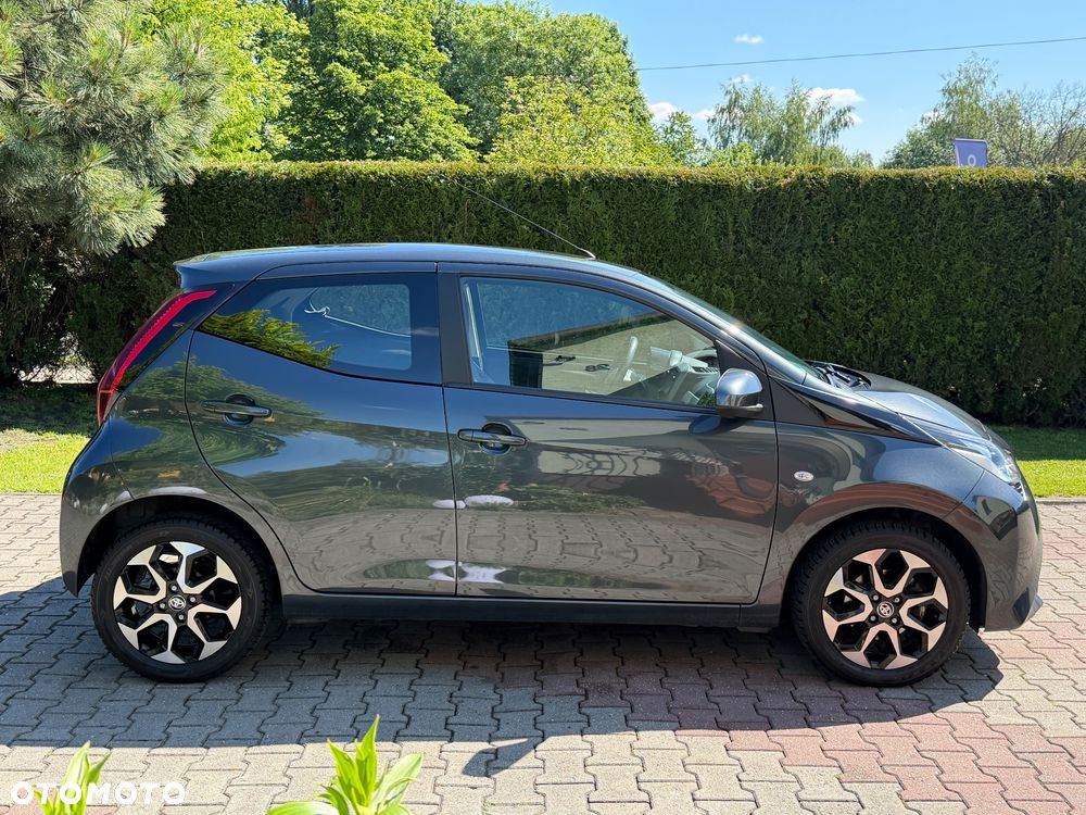 Toyota Aygo x-clusiv - 9