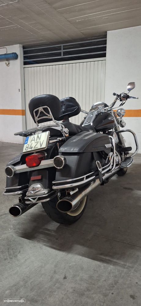 Harley-Davidson FLHRCI Road King Classic - 6