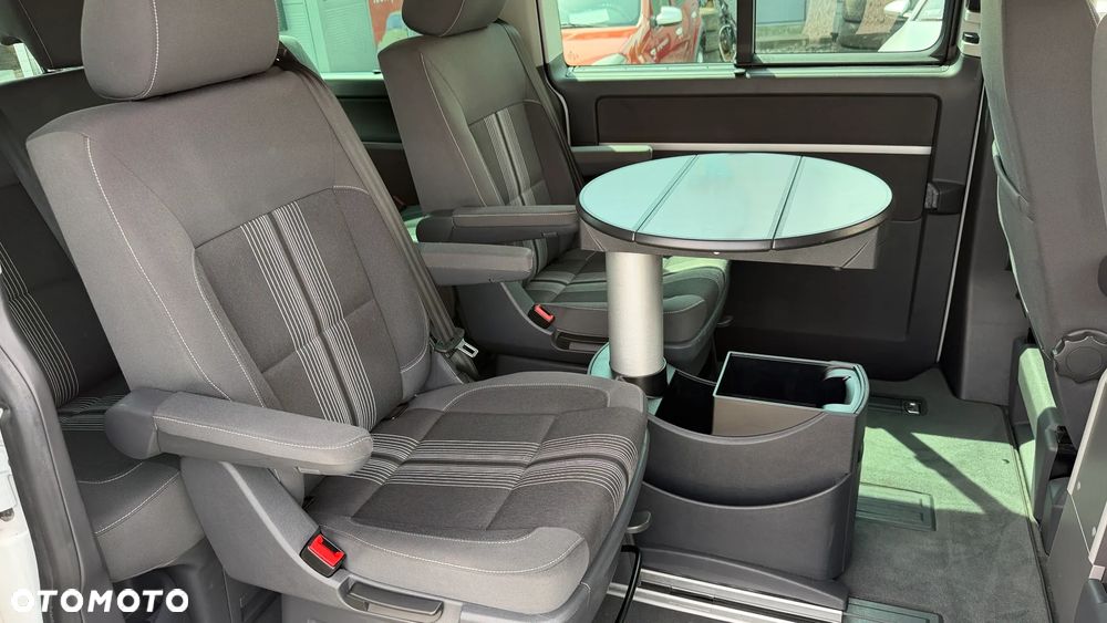 Volkswagen Multivan - 25