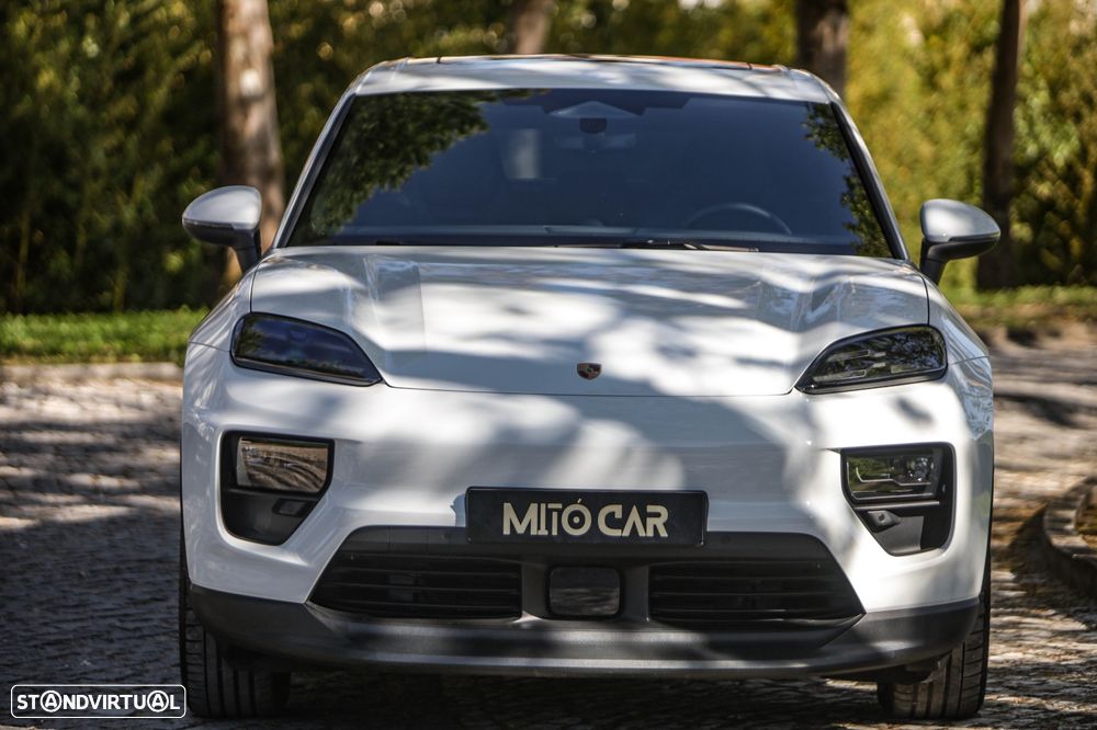 Porsche Macan Electric 4 - 15