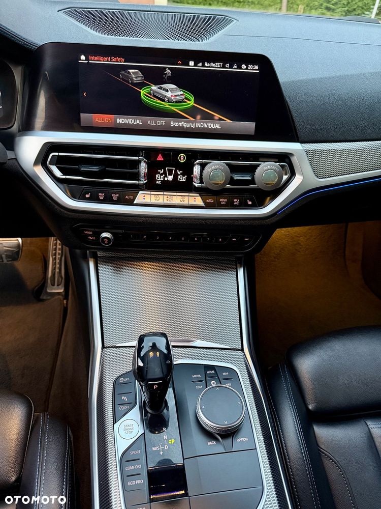 BMW Seria 3 318d M Sport Shadow - 18