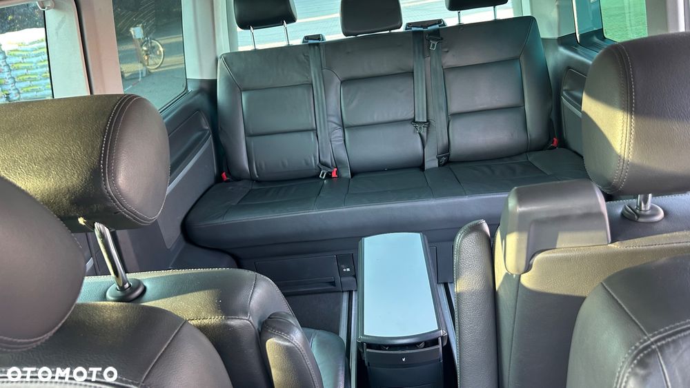 Volkswagen Multivan - 23
