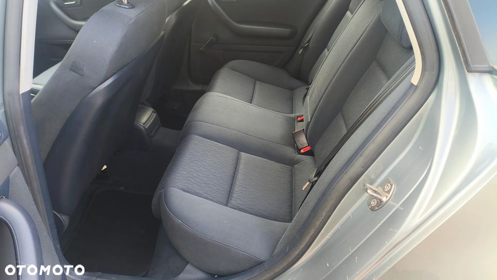 Audi A4 Avant 2.0 TDI DPF - 11
