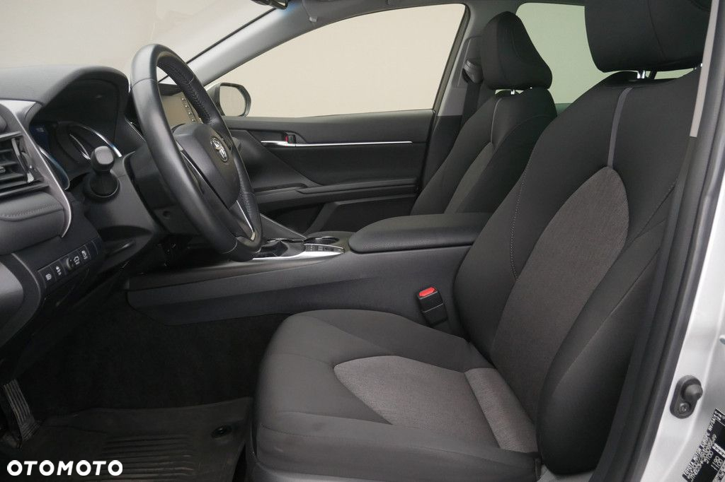 Toyota Camry - 12
