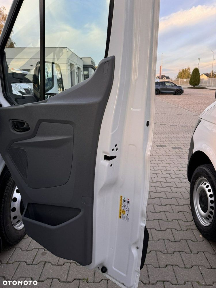 Ford Transit - 22