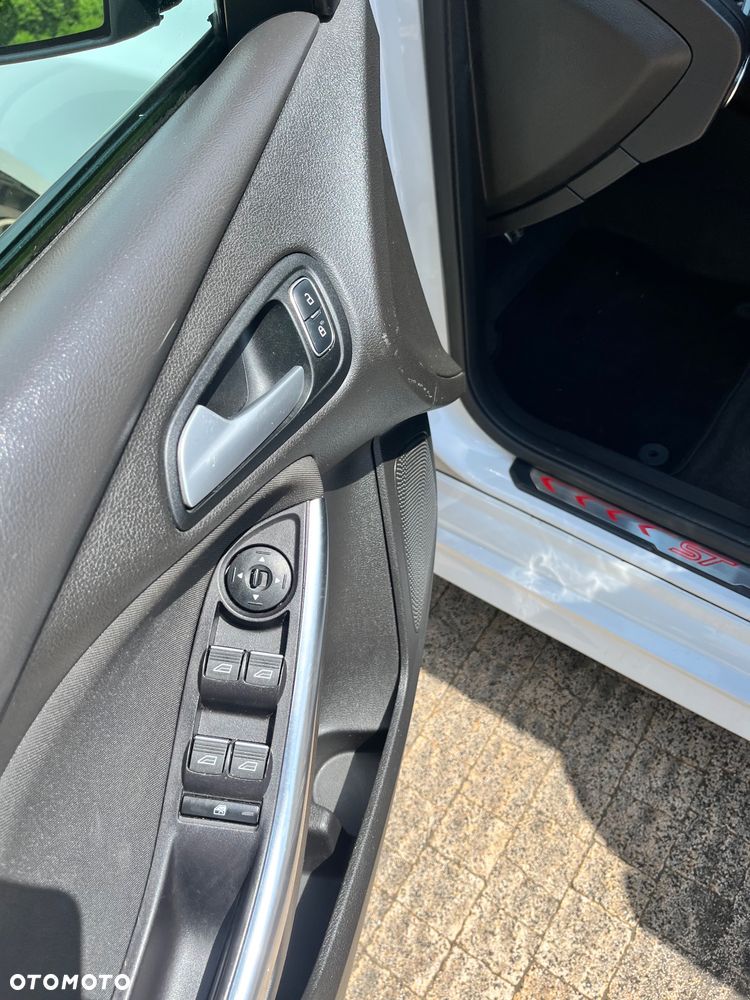 Ford Focus 2.0 EcoBoost ST - 12