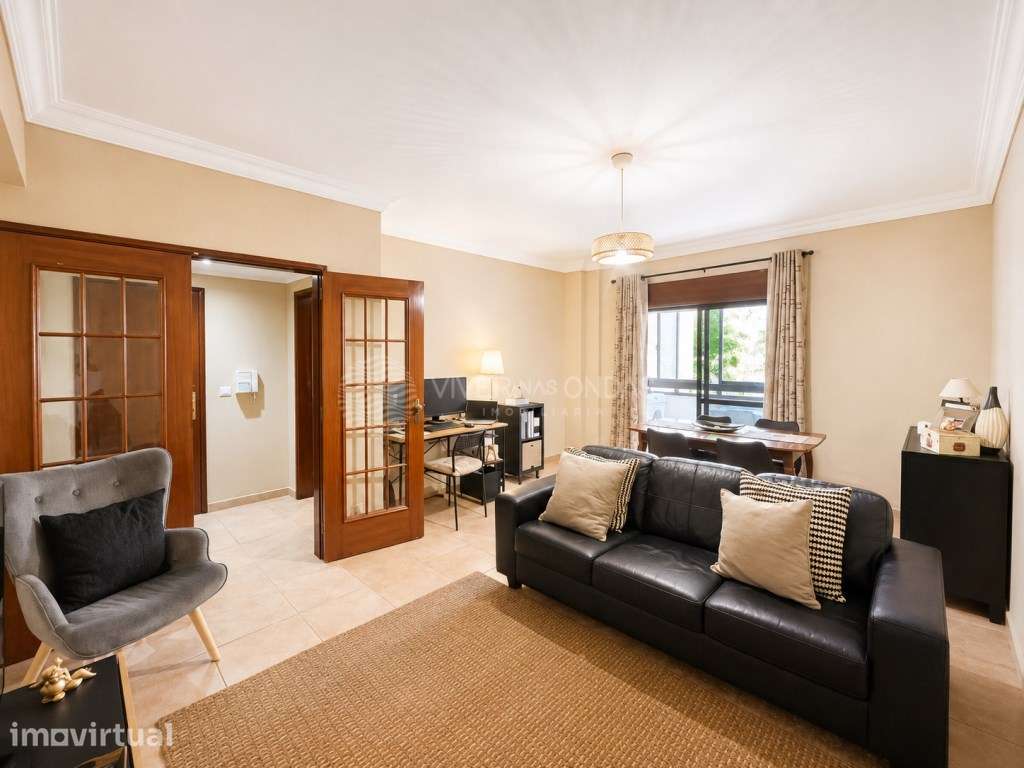 Apartamento T2 - Renovado no Pragal | a 5 minutos da Estação Ferrov... - Grande imagem: 2/36