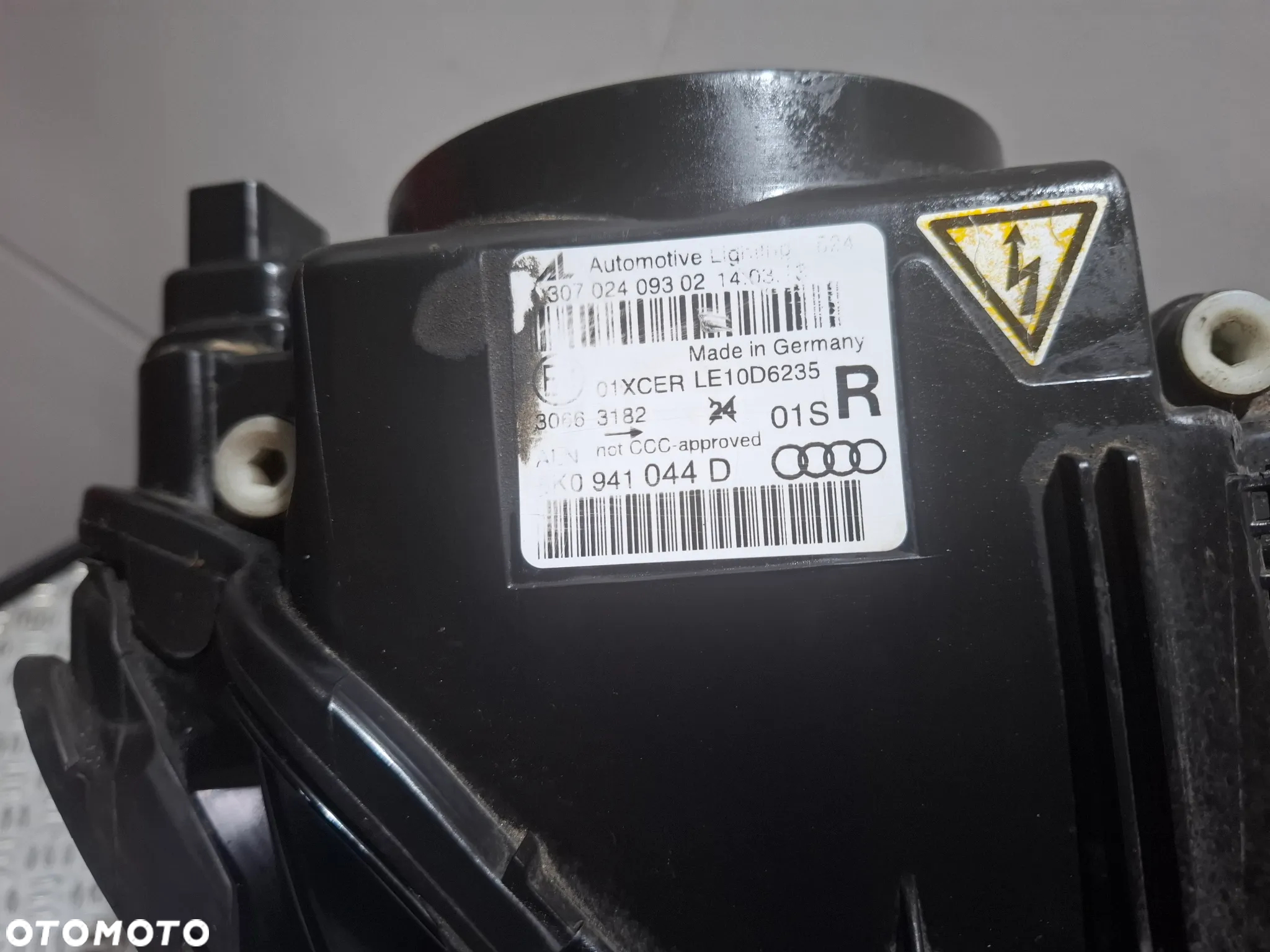 Lampa prawy przód led xenon Audi A4 B8 lift 2013 rok nr 8K0941044D - 3