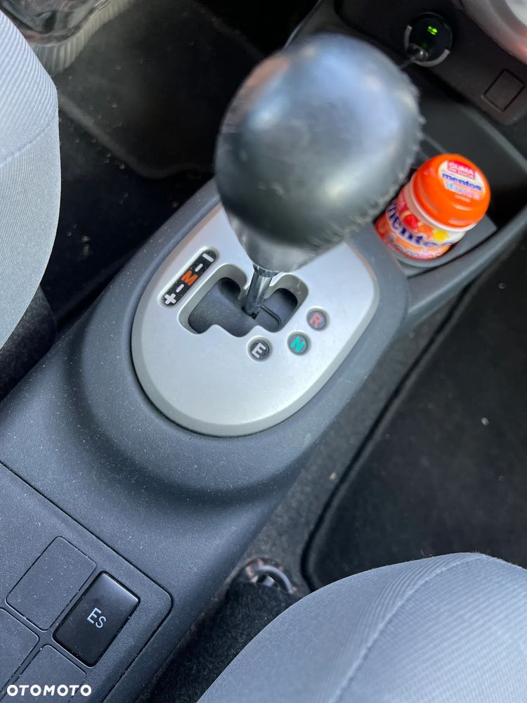 Toyota Yaris 1.3 Sol - 11