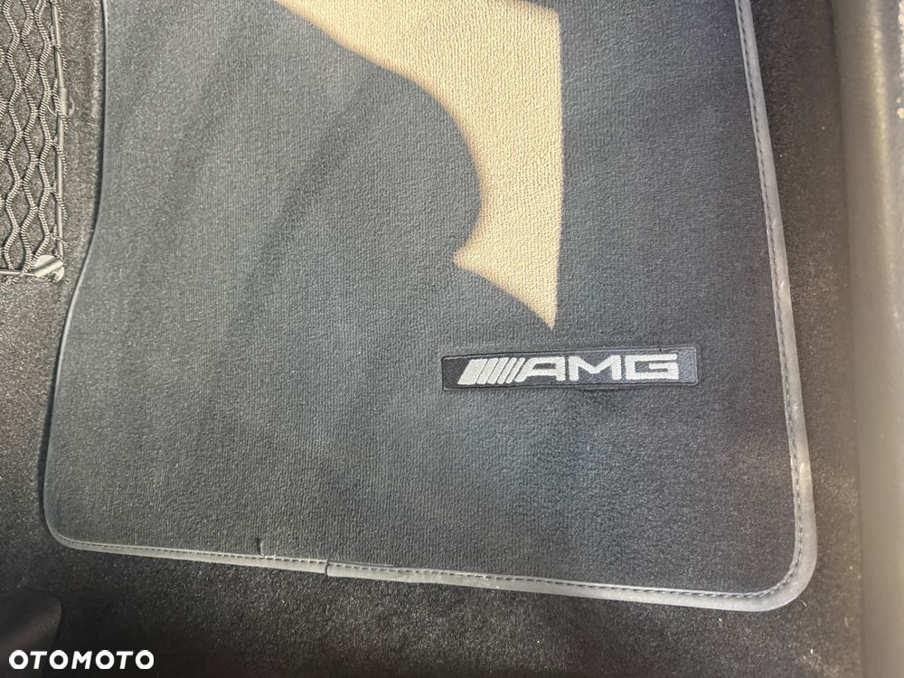 Mercedes-Benz GLB 180 d 8G-DCT AMG Line - 12