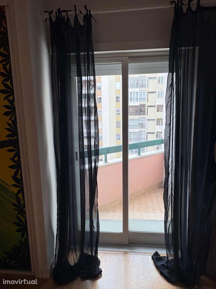 Quarto - localizado em Algés Lisbon - Grande imagem: 4/7
