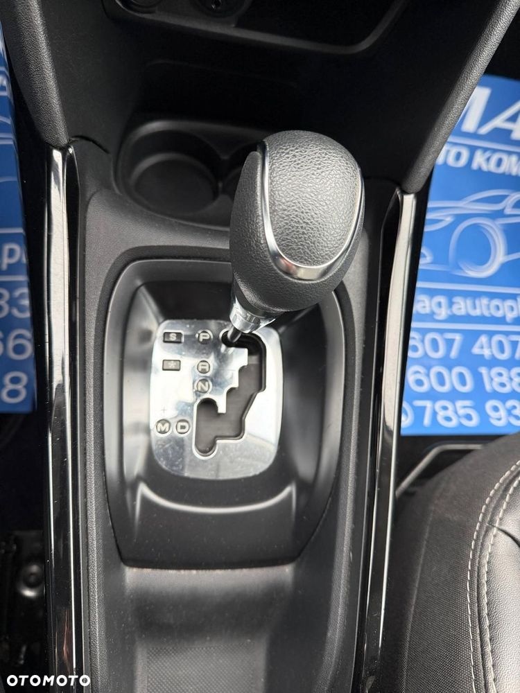 Peugeot 2008 1.2 Pure Tech GPF Style S&S EAT6 - 29